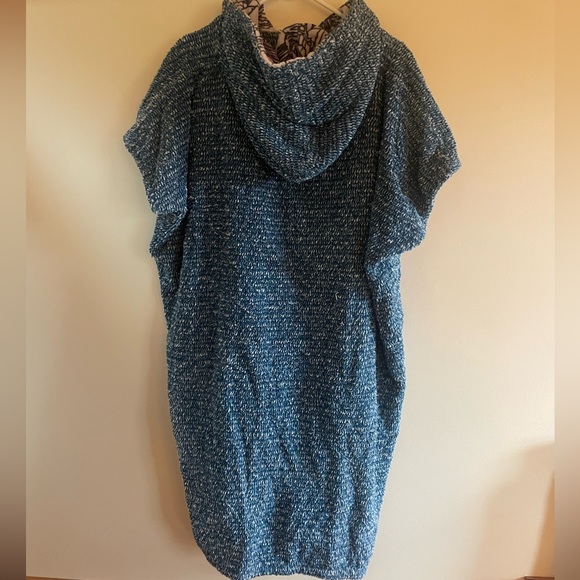 West Path Surf changing poncho - Picture 2 of 3